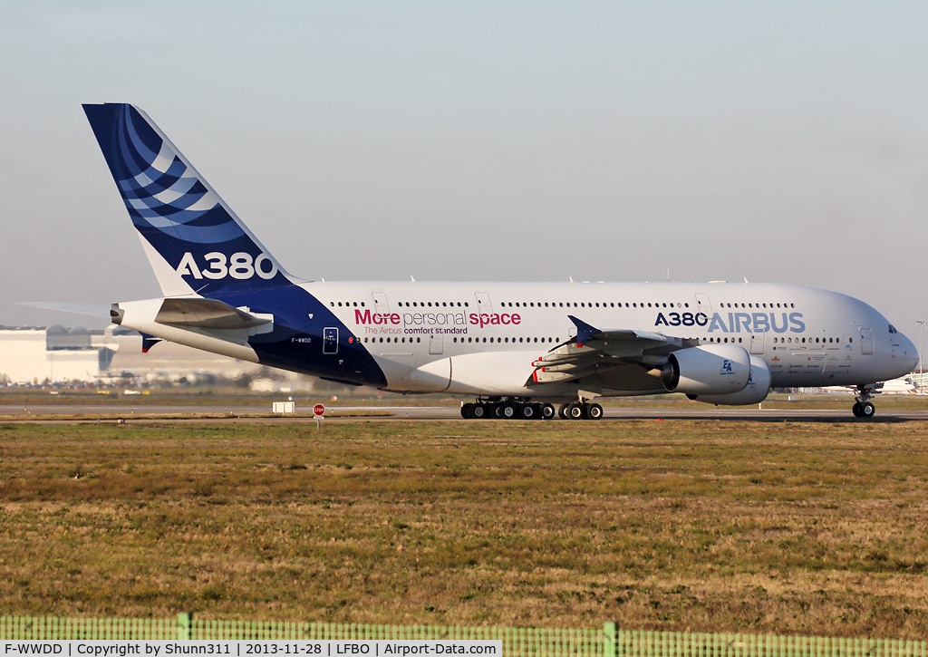 F-WWDD, 2005 Airbus A380-861 C/N 004, New titles for this aircraft : 'More personnal space / The Airbus confort standard'