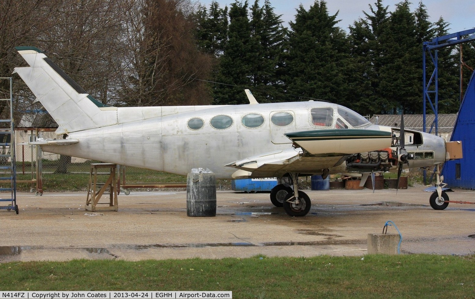 N414FZ, 1971 Cessna 414 Chancellor C/N 414-0175, About to be resprayed