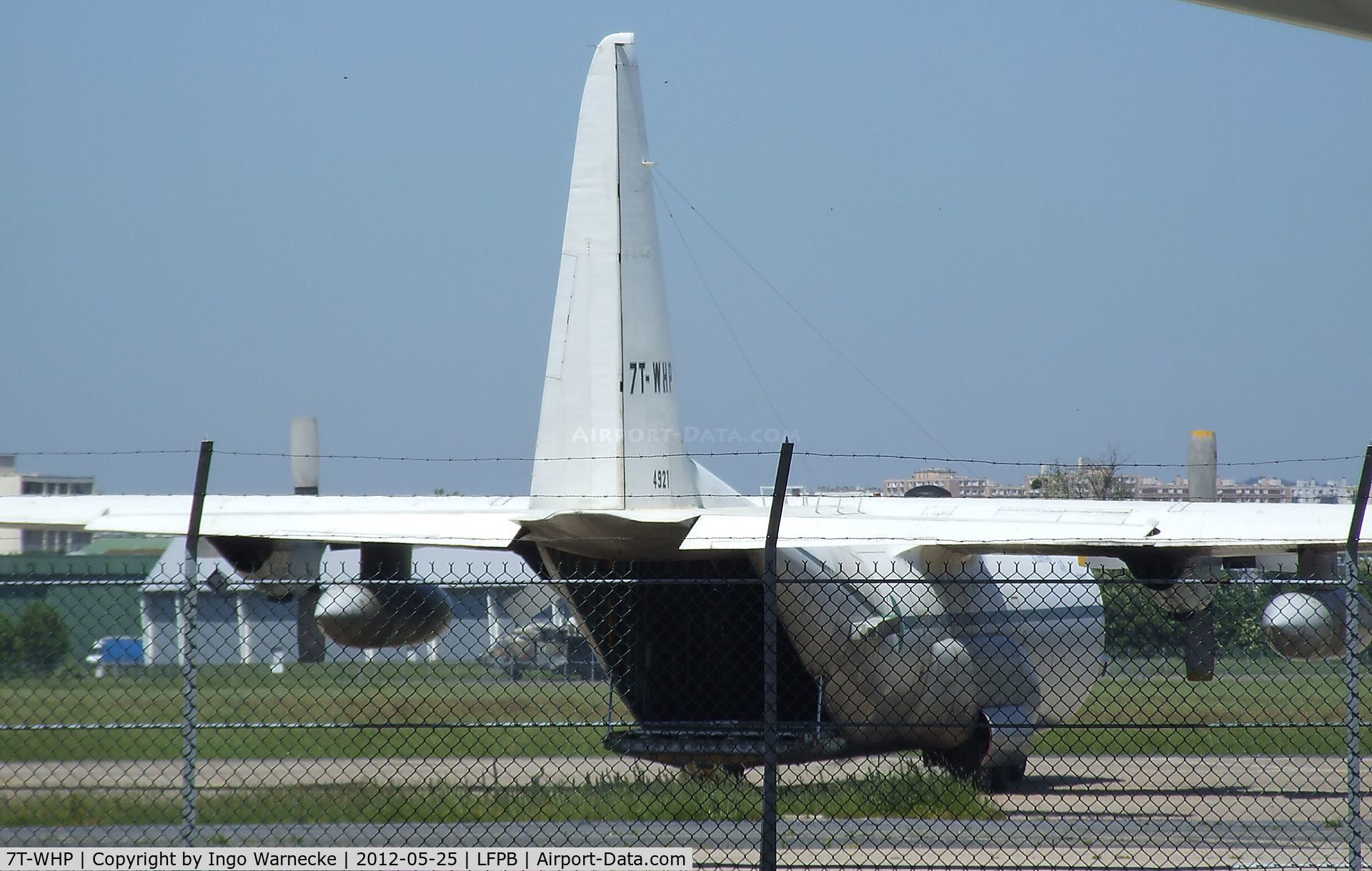 7T-WHP, 1982 Lockheed C-130H-30 Hercules C/N 382-4921, Lockheed C-130H of the Algerian Air Force at Paris/Le Bourget airport