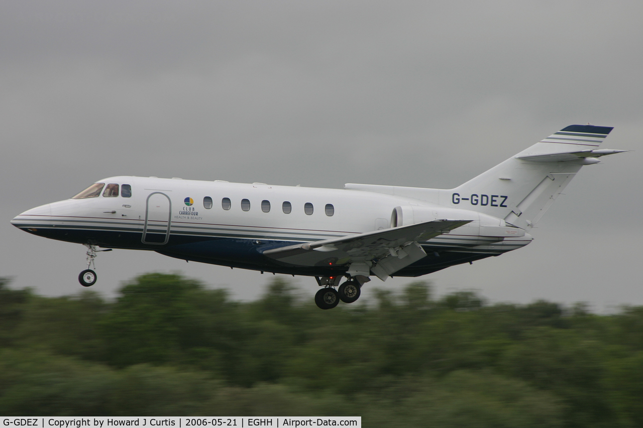 G-GDEZ, 1992 British Aerospace BAe.125-1000B C/N 259026, Landing on runway 26.