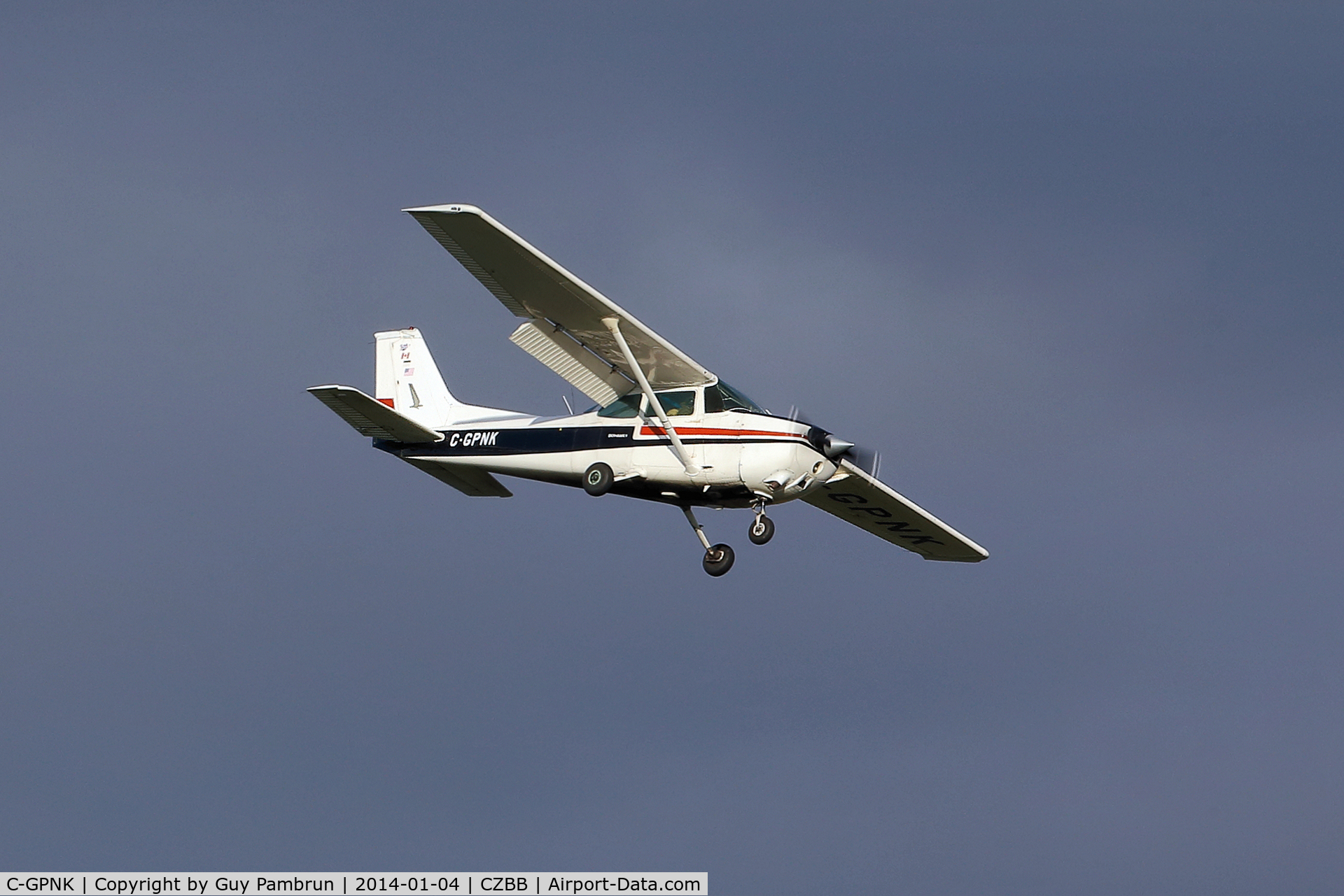 C-GPNK, 1977 Cessna 172N C/N 17267695, Landing