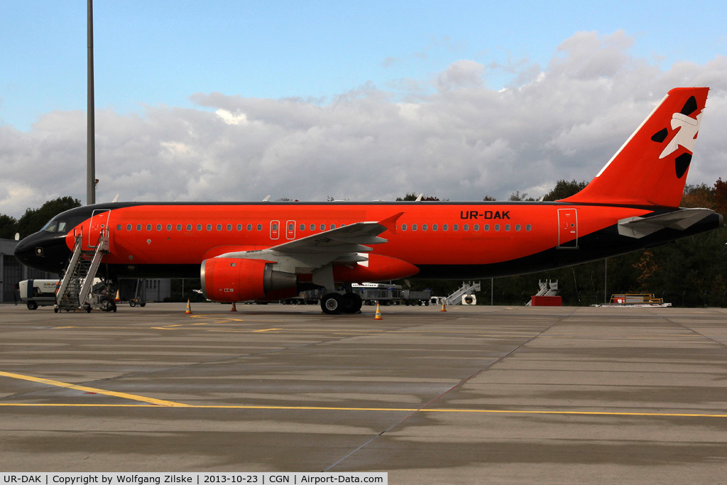 UR-DAK, 1997 Airbus A320-211 C/N 662, visitor