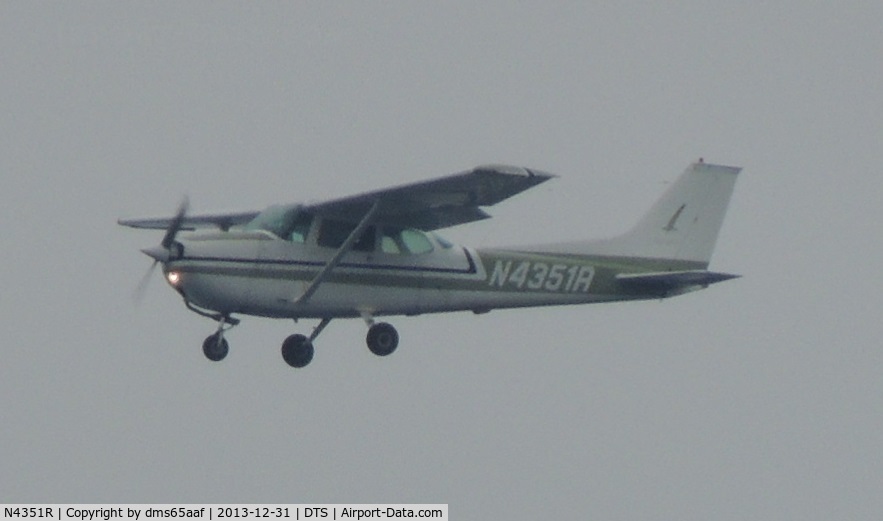 N4351R, 1974 Cessna 172M C/N 17263102, Flying into DTS
