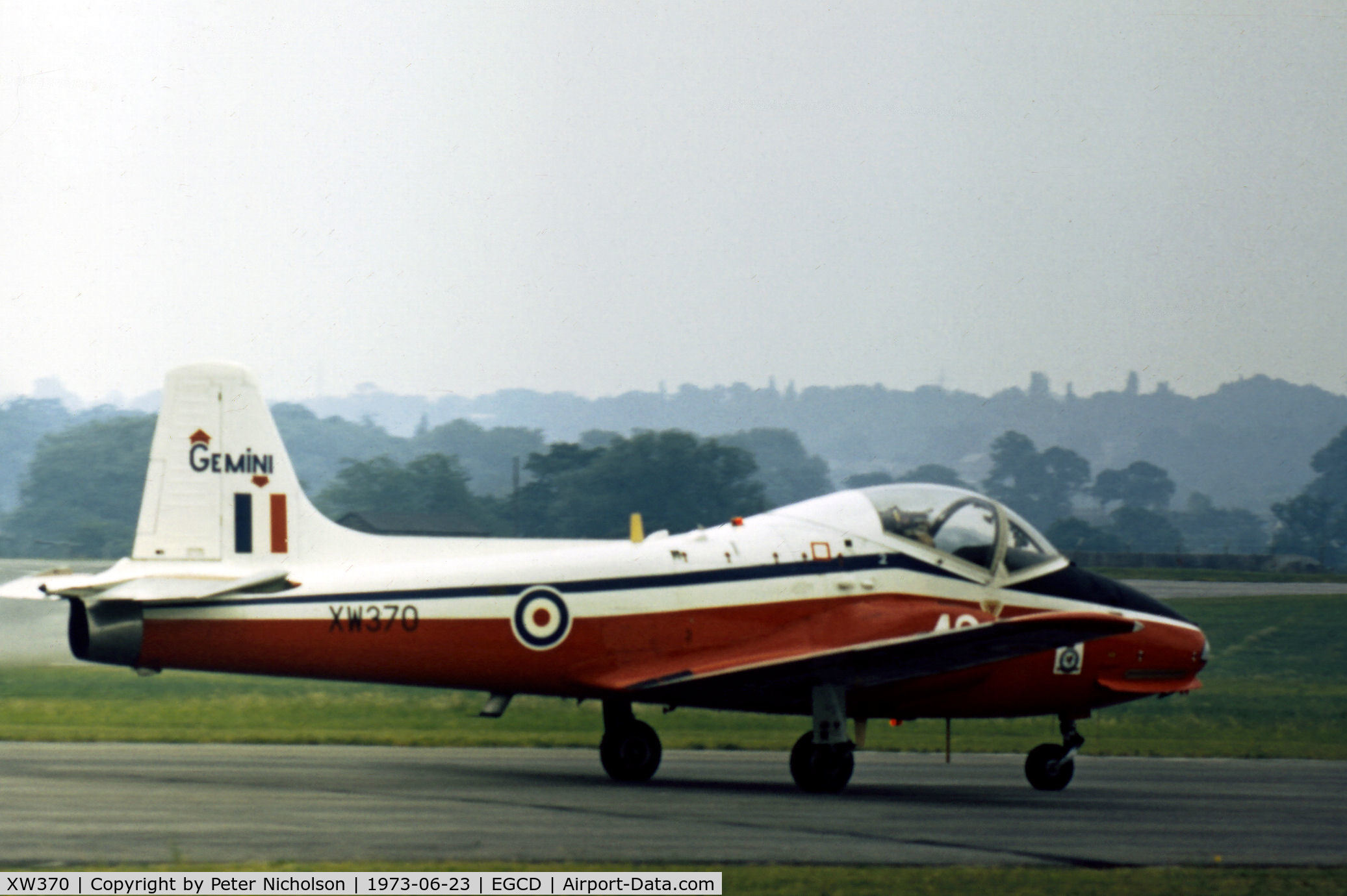 XW370, 1971 BAC 84 Jet Provost T.5A C/N EEP/JP/1020, Jet Provost T.5A of 3 Flying Training School's Gemini Pair aerobatic display team preparing for action at the 1973 Woodford Airshow.