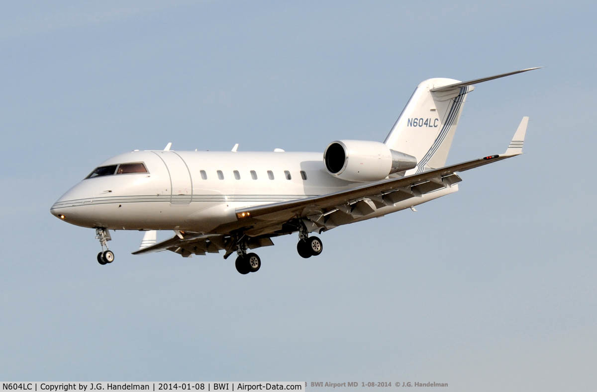N604LC, 1998 Bombardier Challenger 604 (CL-600-2B16) C/N 5373, On final to 33L.