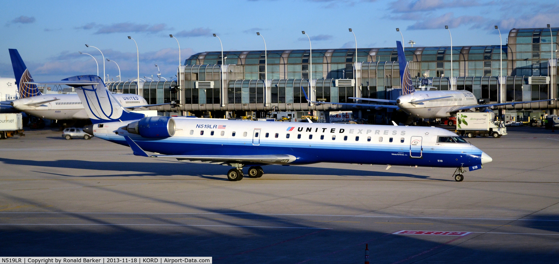 N519LR, 2006 Bombardier CRJ-700 (CL-600-2C10) Regional Jet C/N 10260, Taxi ORD