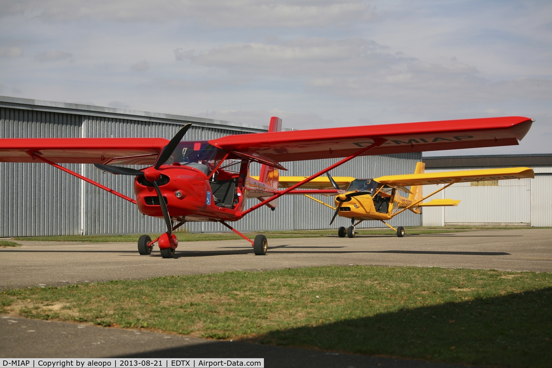 D-MIAP, 2013 Aeroprakt A-22L2 Foxbat C/N 432, the red one: A-22L2 D-MIAP
the yellow one: A-22L2 SP-SKRB