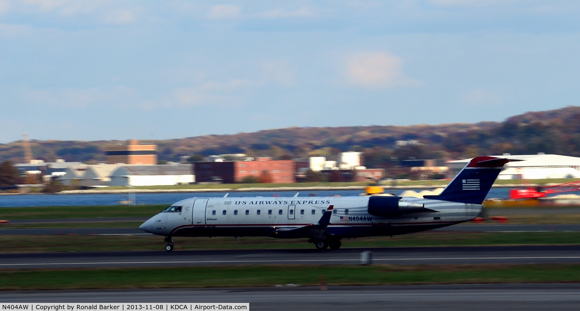 N404AW, 1999 Canadair CRJ-200LR (CL-600-2B19) C/N 7294, Takeoff National