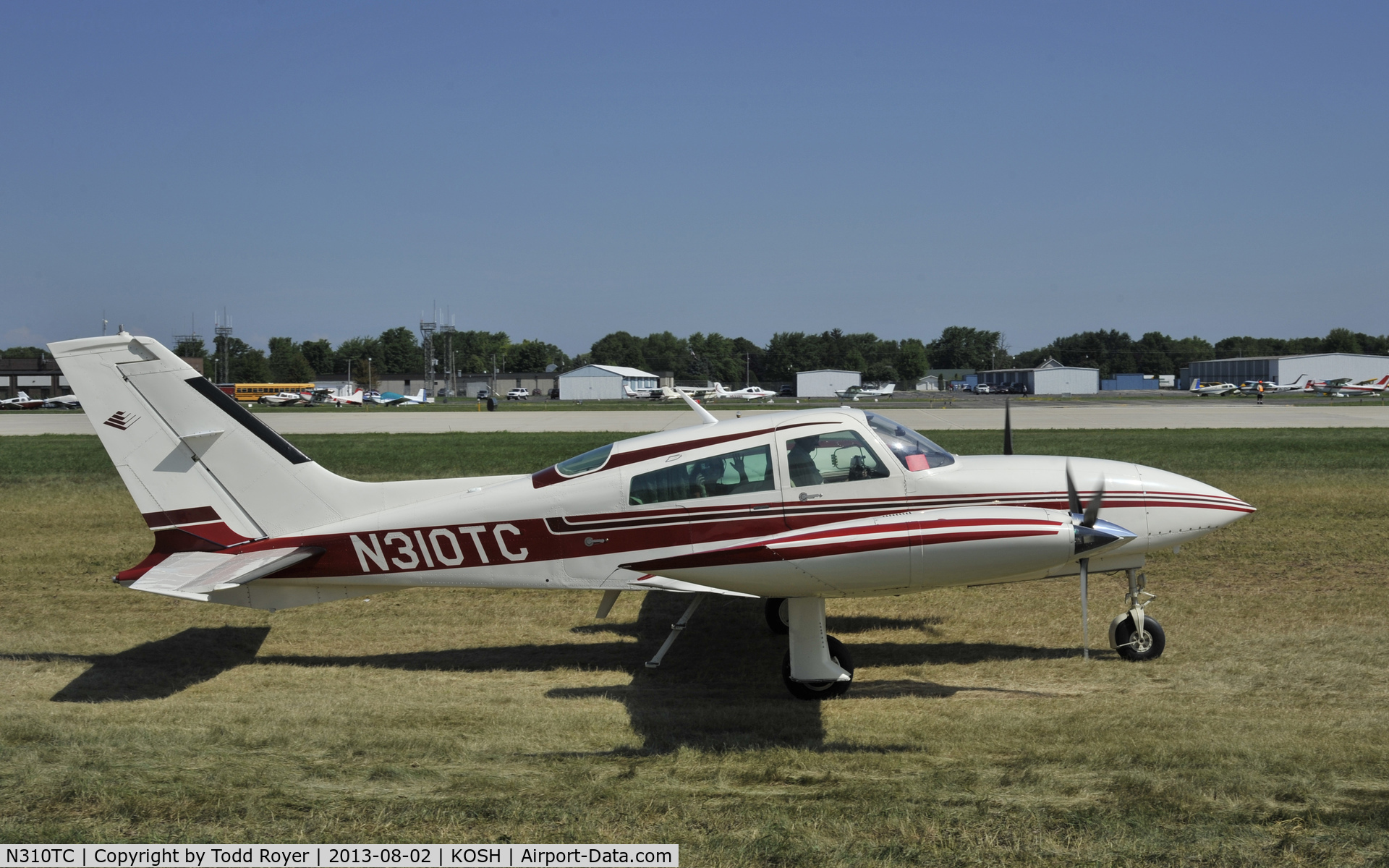 N310TC, 1979 Cessna 310R C/N 310R1603, Airventure 2013