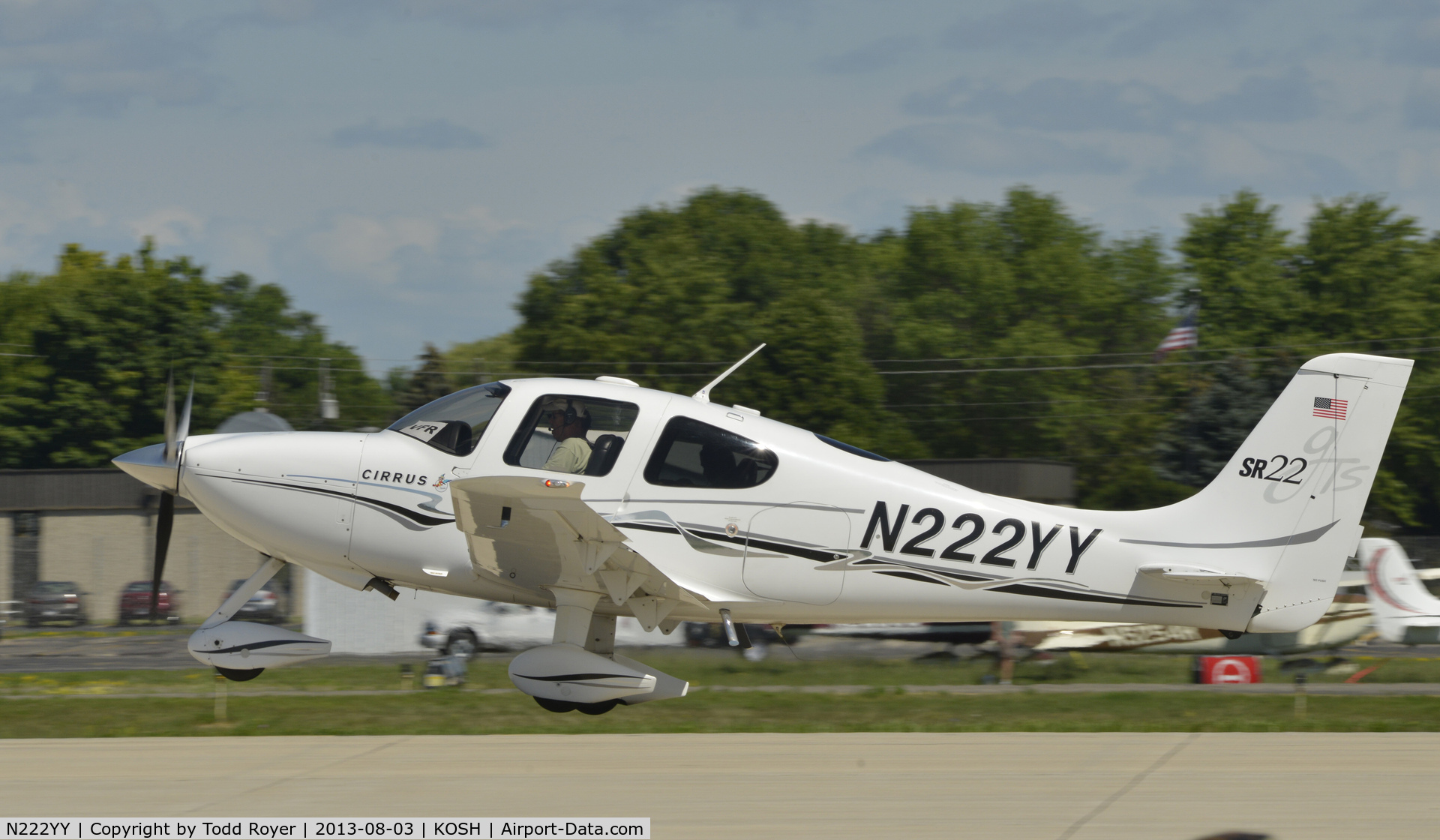 N222YY, 2005 Cirrus SR22 GTS C/N 1458, Airventure 2013