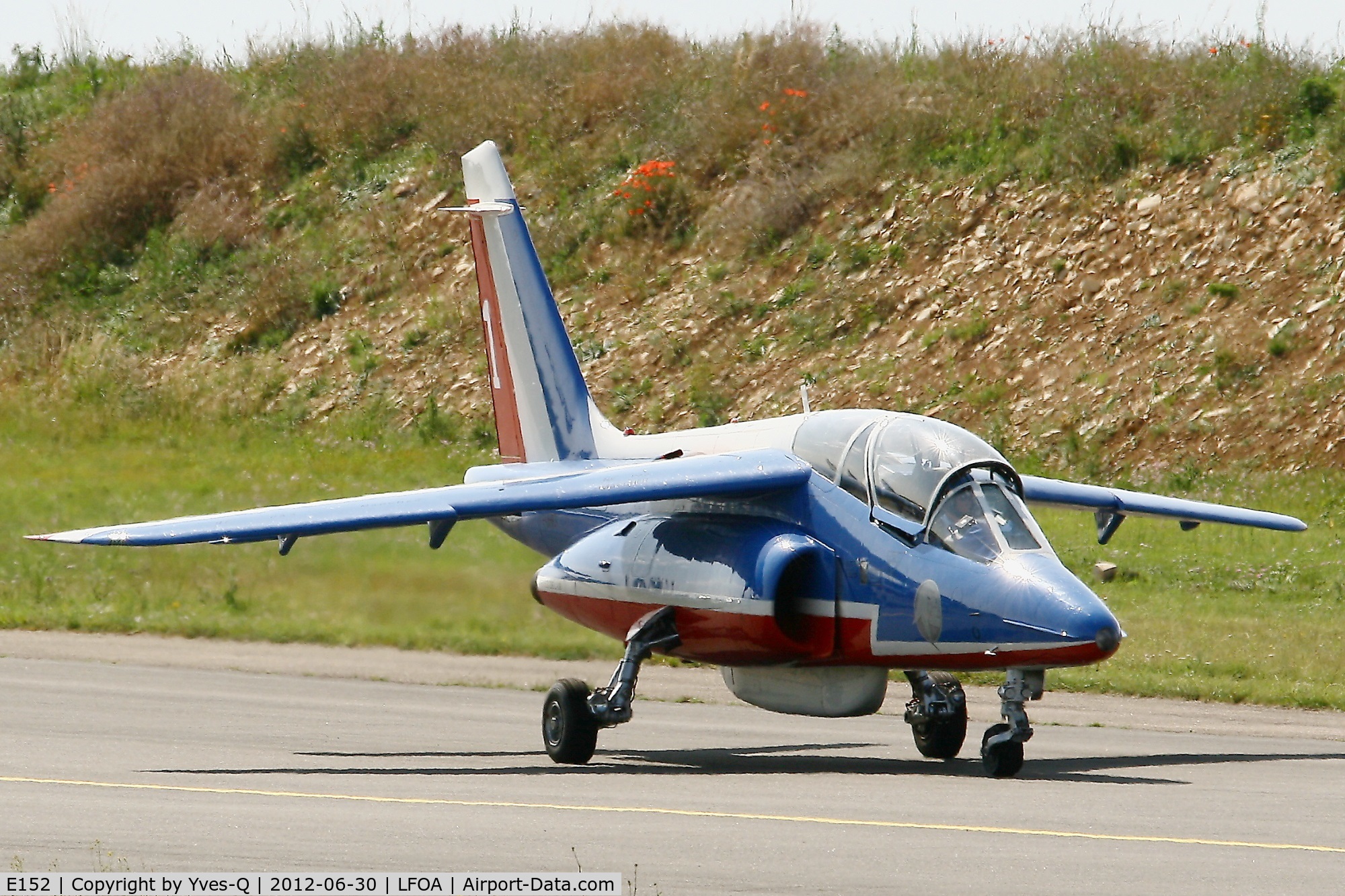 E152, Dassault-Dornier Alpha Jet E C/N E152, Dassault Dornier Alphajet (F-UHRT), Athos 01 Leader of Patrouille de France 2012, Avord Air Base 702 (LFOA) Open day