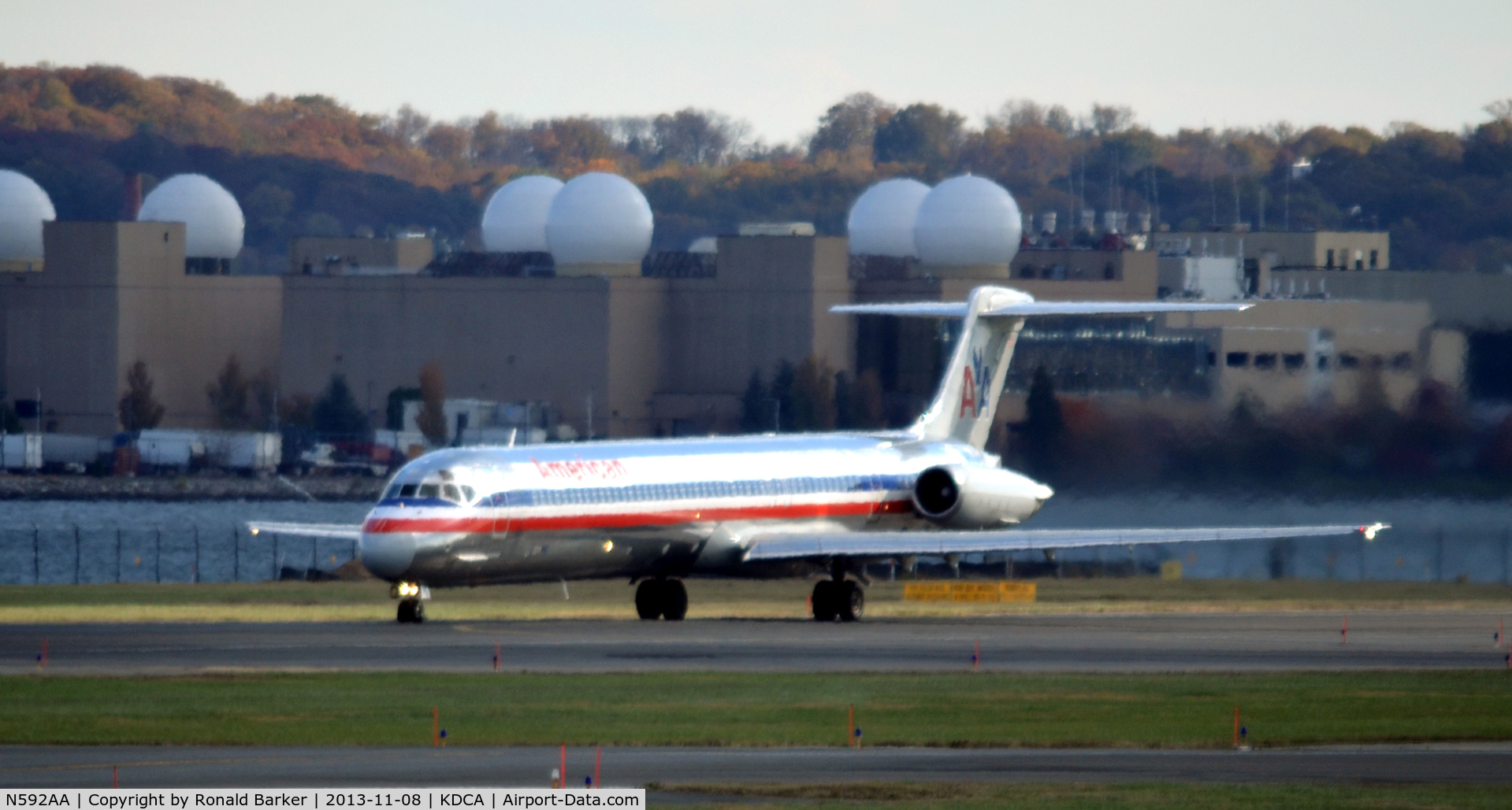 N592AA, 1991 McDonnell Douglas MD-83 (DC-9-83) C/N 53255, Takeoff National