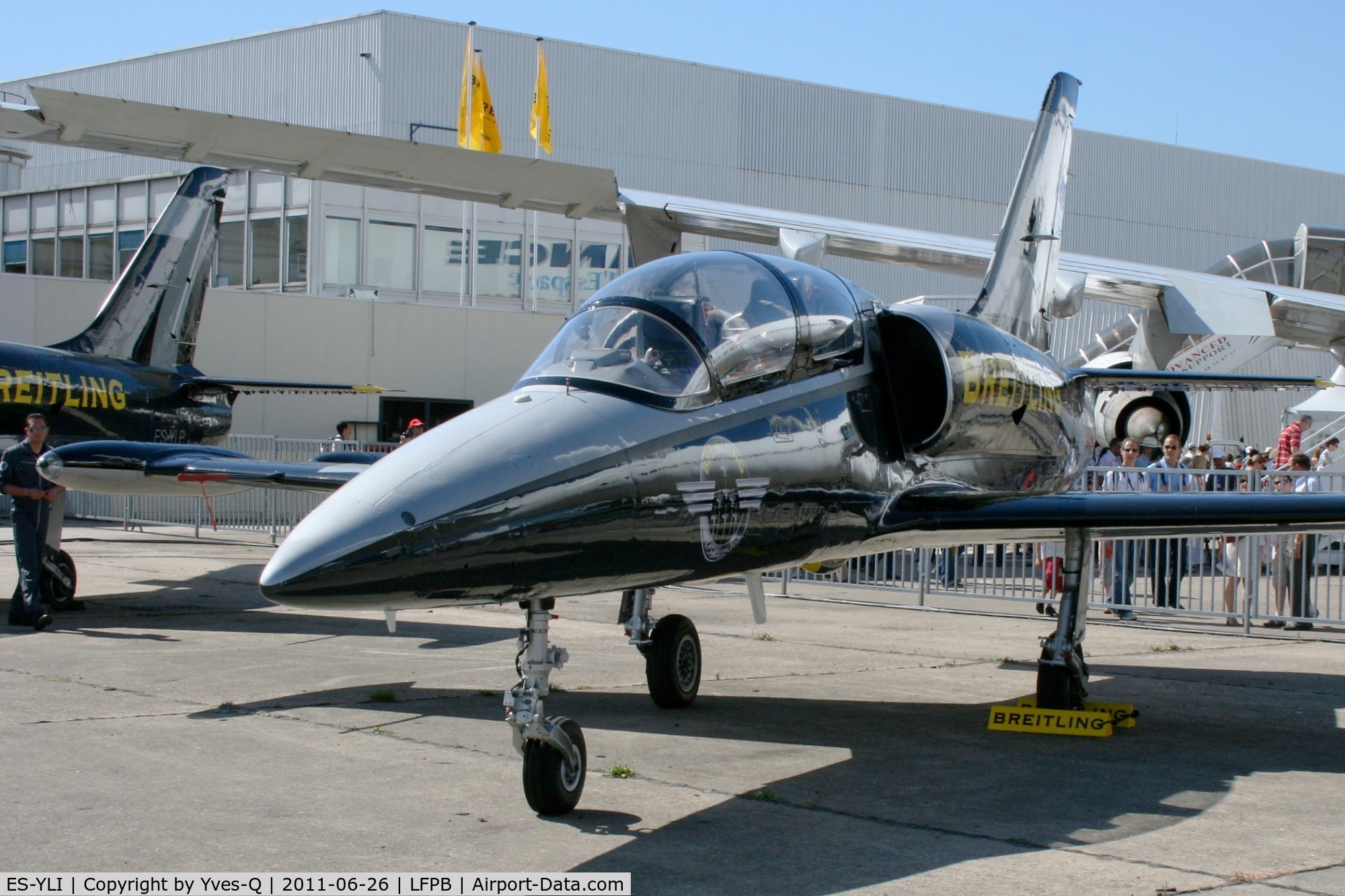 ES-YLI, Aero L-39 Albatros C/N 691876, Aero L-39C Albatros,  Breitling Aerobatic Team, Paris Le Bourget (LFPB-LBG) Air Show in june 2011