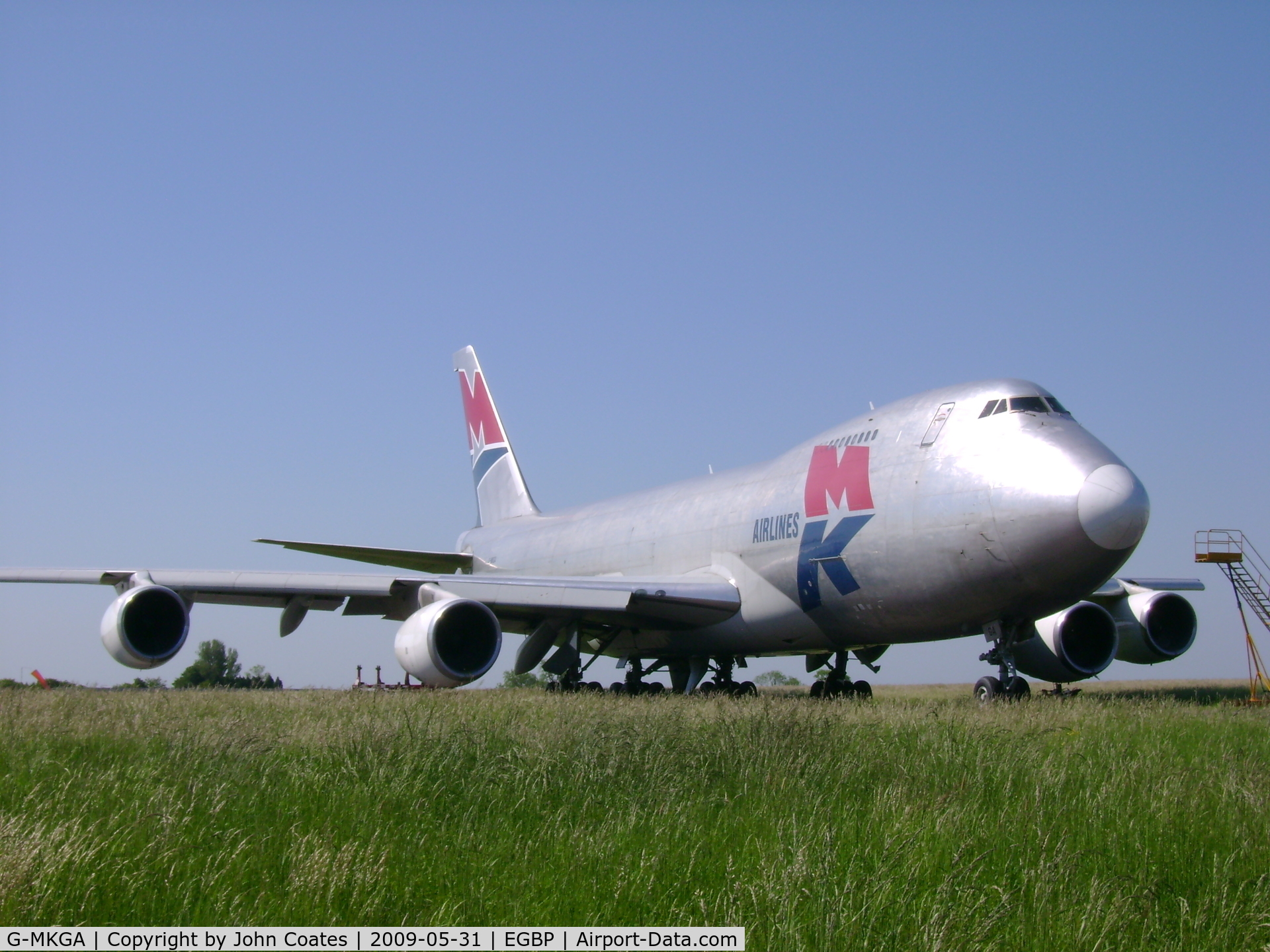 G-MKGA, 1979 Boeing 747-2R7F/SCD C/N 21650, In storage