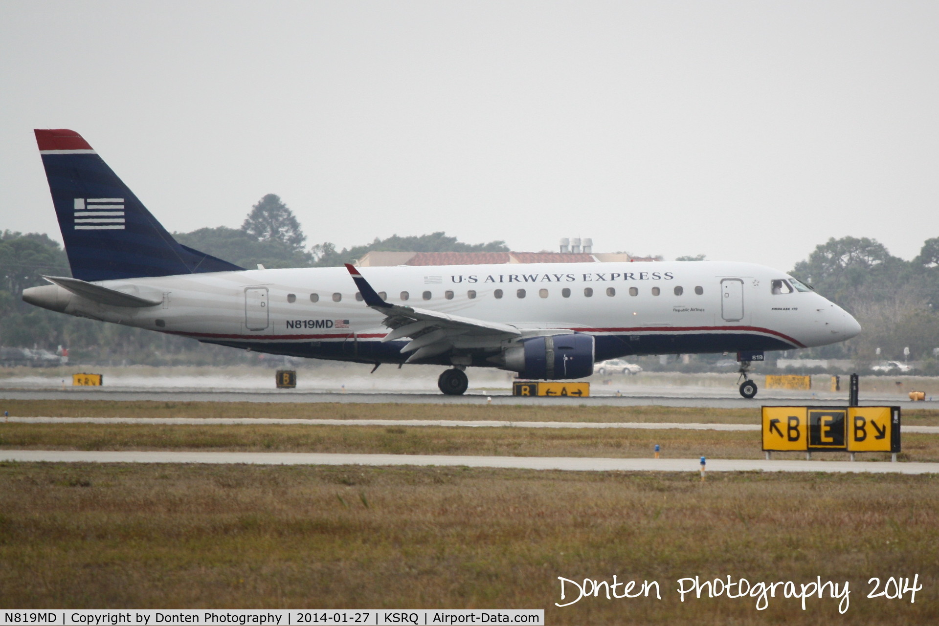 N819MD, 2004 Embraer 170SU (ERJ-170-100SU) C/N 17000040, US Air Flight 3346 operated by Republic (N819MD) arrives at Sarasota-Bradenton International Airport following a flight from Reagan National Airport