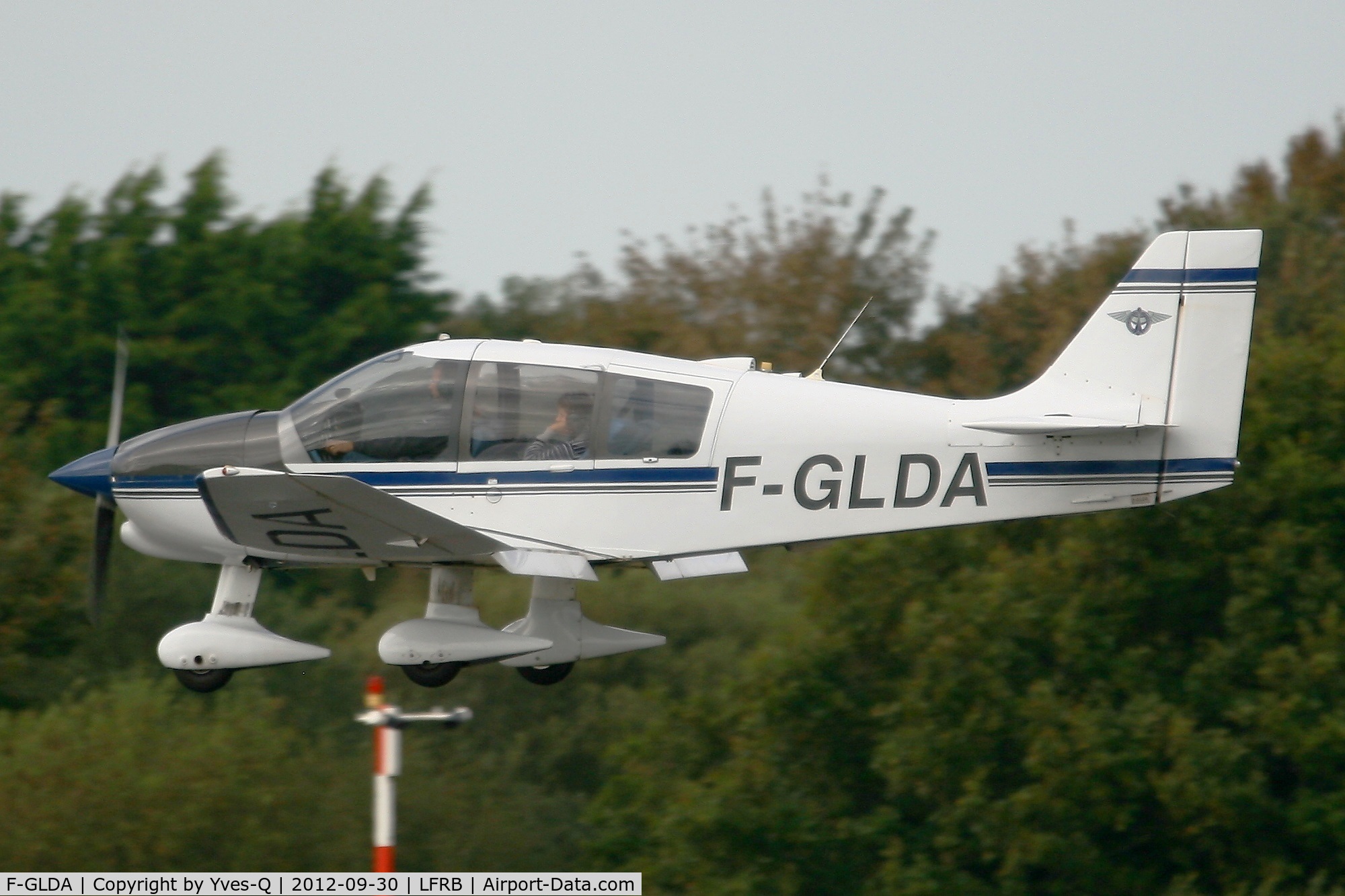 F-GLDA, Robin DR-400-160 Chevalier C/N 2074, Robin DR-400-160 Chevalier, On final Rwy 25L, Brest-Bretagne Airport (LFRB-BES)