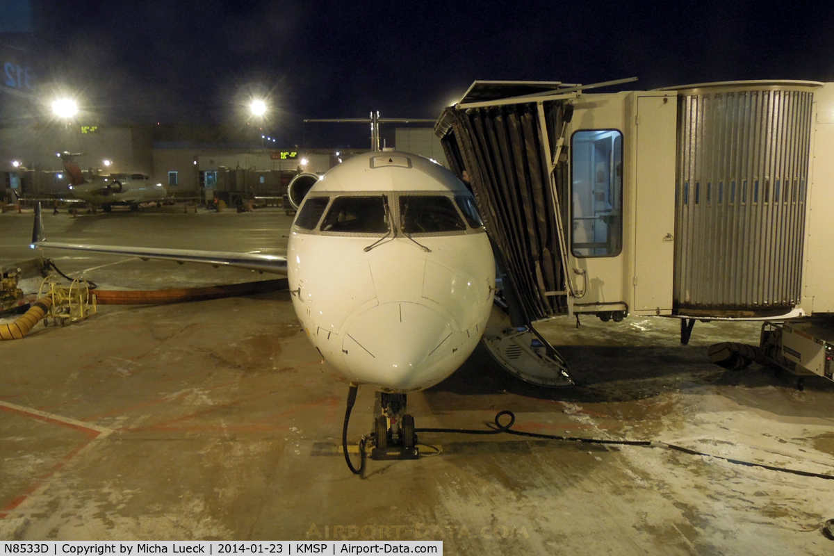 N8533D, 2001 Bombardier CRJ-200LR (CL-600-2B19) C/N 7533, At Minneapolis - St Paul