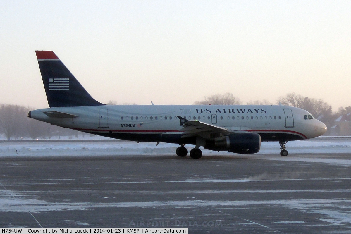 N754UW, 2000 Airbus A319-112 C/N 1328, At Minneapolis - St Paul