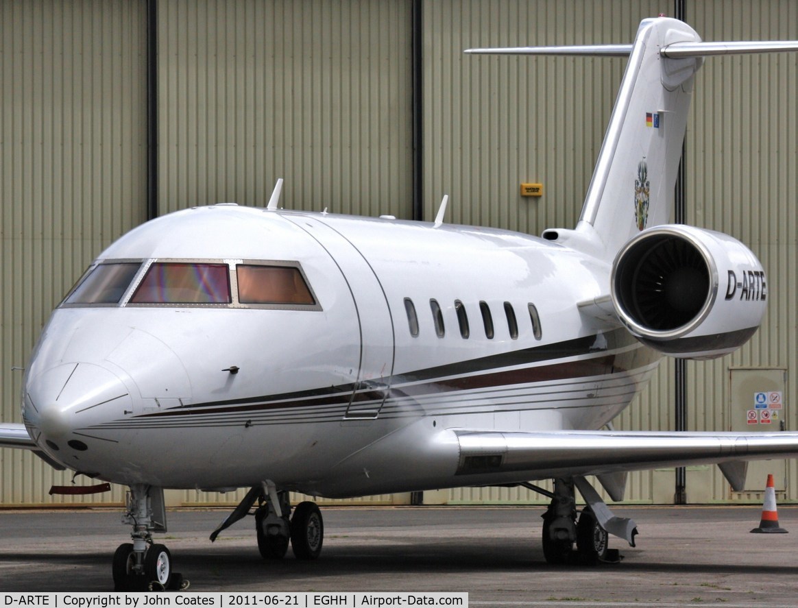 D-ARTE, 1989 Canadair Challenger 601-3A (CL-600-2B16) C/N 5060, Visitor at Signatures