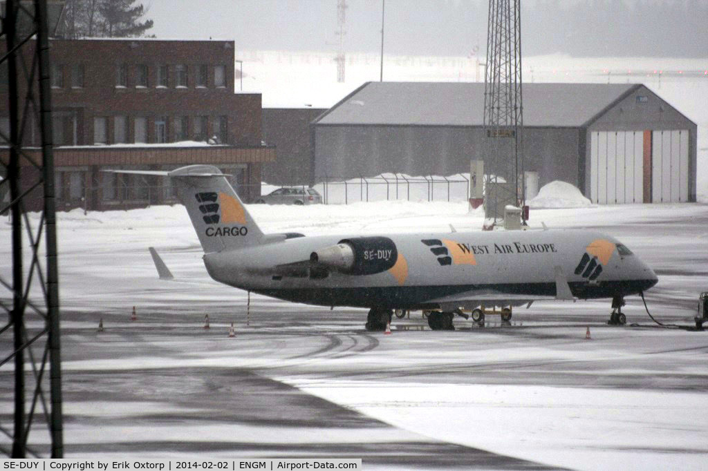 SE-DUY, 1993 Canadair CRJ-200LR (CL-600-2B19) C/N 7023, SE-DUY in OSL