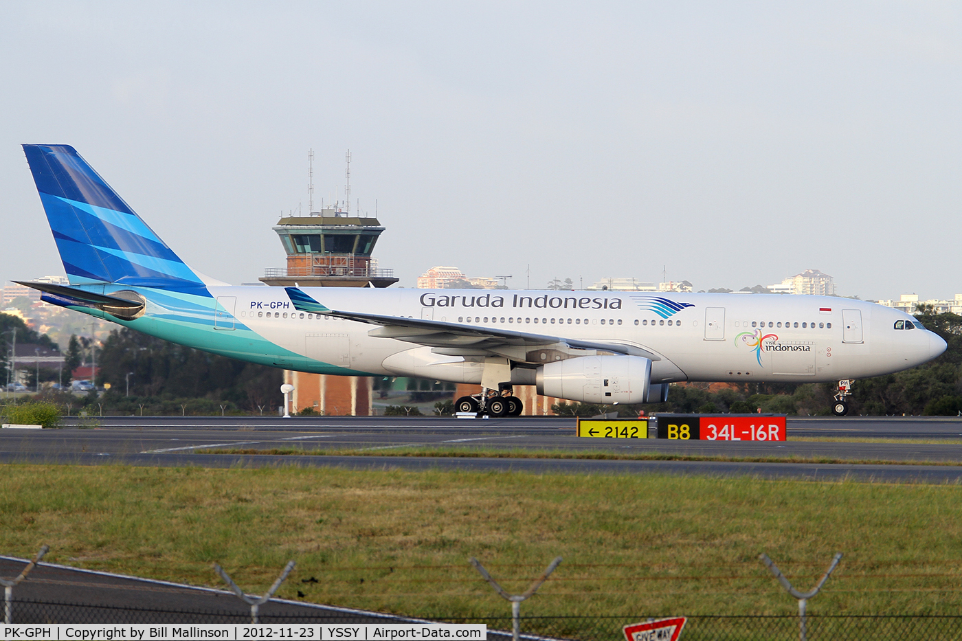 PK-GPH, 2009 Airbus A330-243 C/N 1020, TAXIING