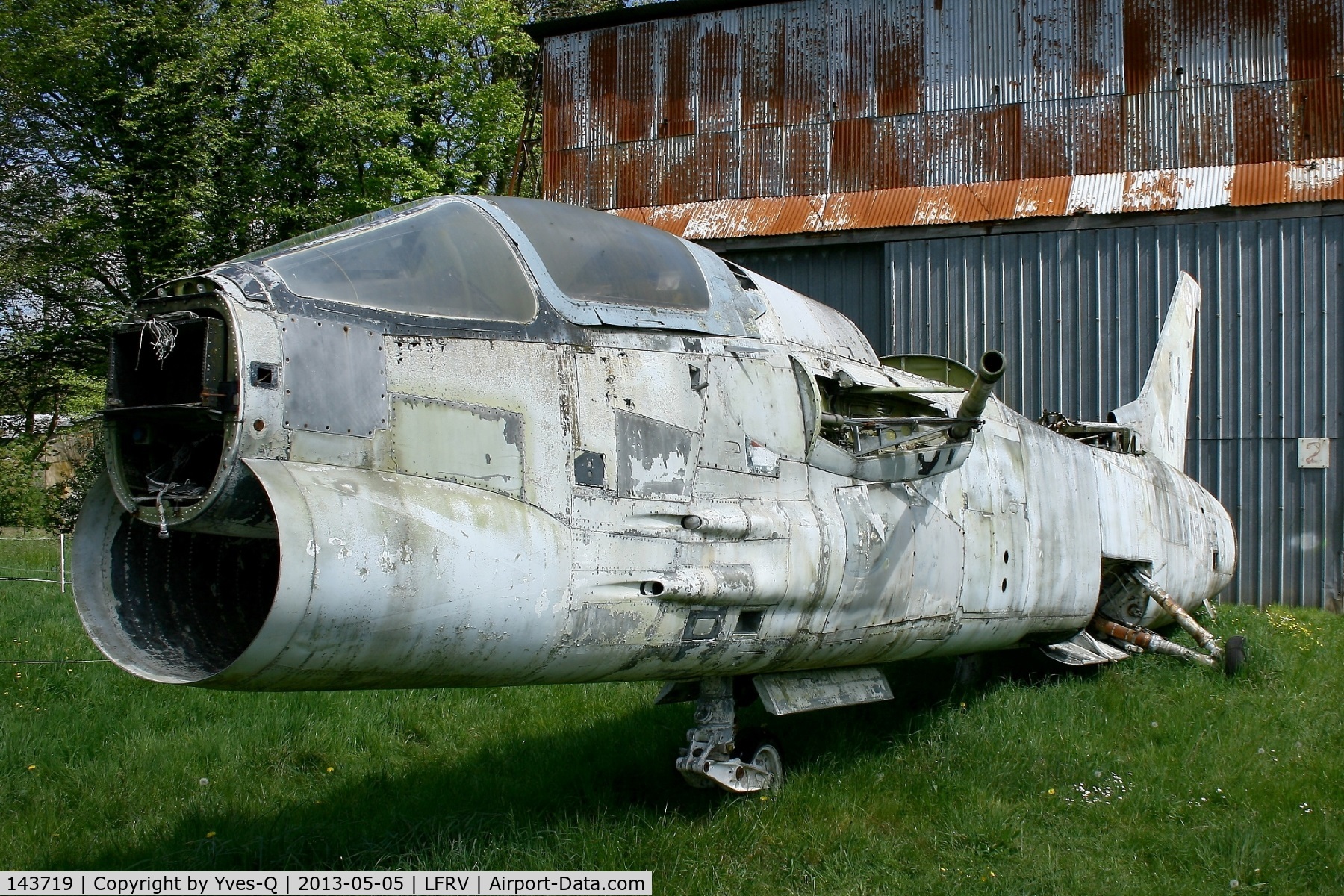 143719, Vought F-8A Crusader Crusader C/N 86, LTV F-8A Crusader, MaVaMo Museum, Vannes-Meucon Airport  (LFRV-VNE)