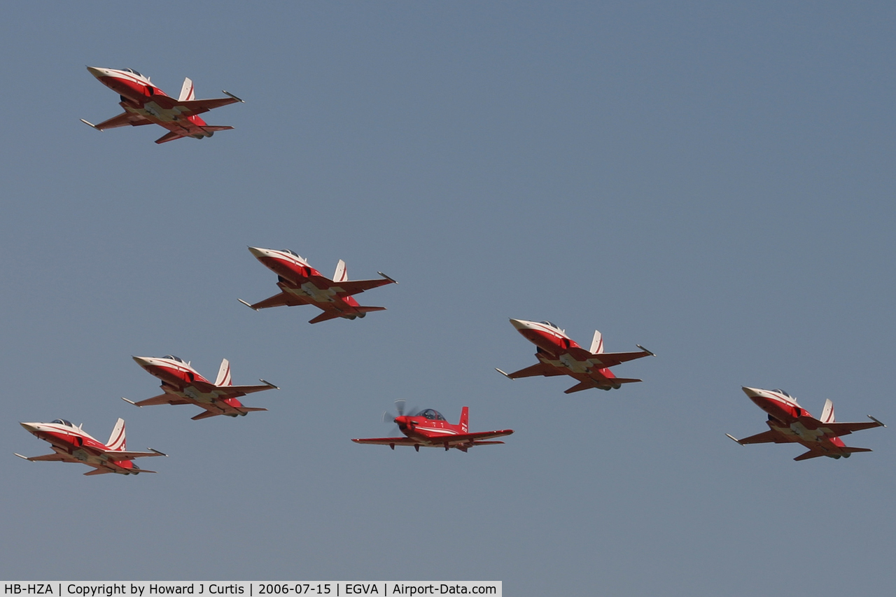 HB-HZA, 2002 Pilatus PC-21 C/N P01, RIAT 2006. Flying in formation with the 'Patrouille Suisse'.