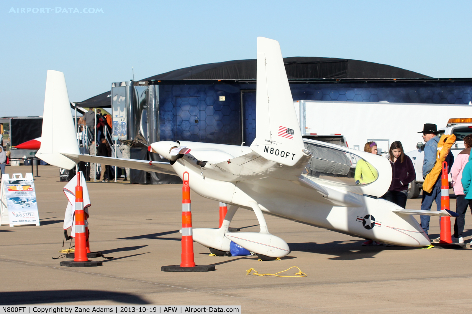 N800FT, 1988 Rutan Long-EZ C/N 723, On display at the 2013 Fort Worth Alliance Airshow