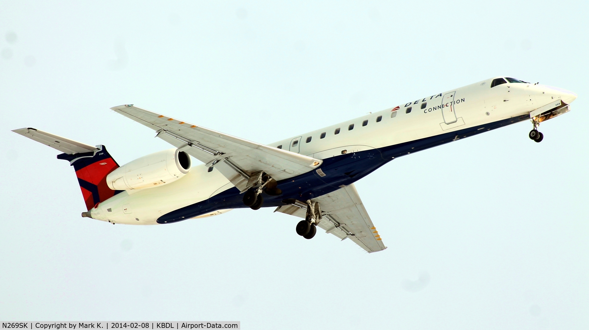 N269SK, 2000 Embraer EMB-145LR C/N 145293, Chautauqua 6360, an Embraer EMB-145LR, on final for runway 24 from Detroit, Michigan (KDTW).