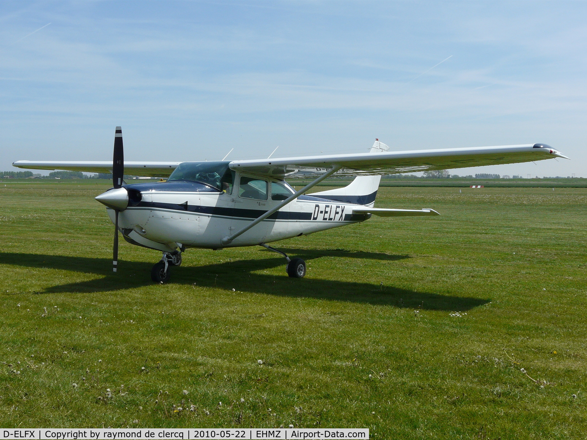 D-ELFX, 1981 Cessna R182 Skylane RG C/N R18201823, Midden-Zeeland   22-5-2010