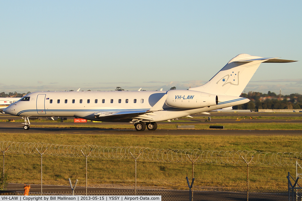 VH-LAW, 2008 Bombardier BD-700-1A10 Global Express XRS C/N 9299, taxiing to 34R
