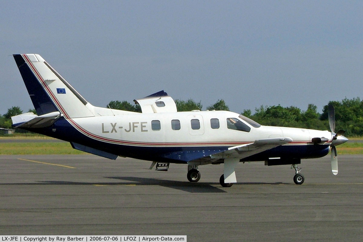 LX-JFE, 2001 Socata TBM-700 C/N 208, Socata TBM700B [208] Orleans-St. Denis~F 06/07/2006