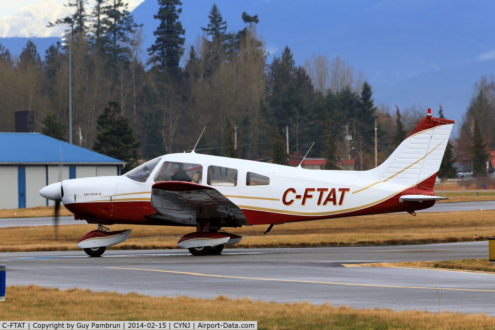 C-FTAT, 1976 Piper PA-28-181 C/N 28-7690450, Getting ready to depart
