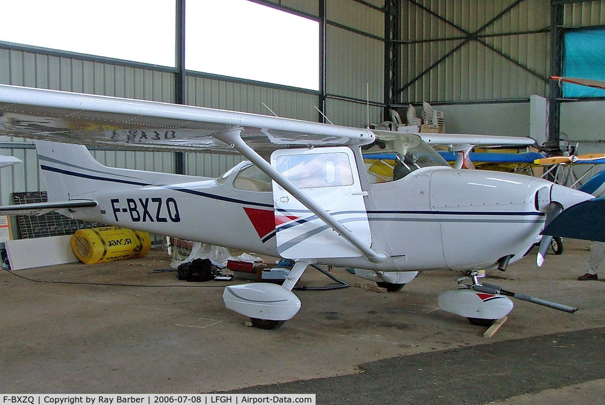 F-BXZQ, Reims F172M Skyhawk Skyhawk C/N 1285, R/Cessna F.172M Skyhawk [1285] Cosne-sur-Loire~F 08/07/2006