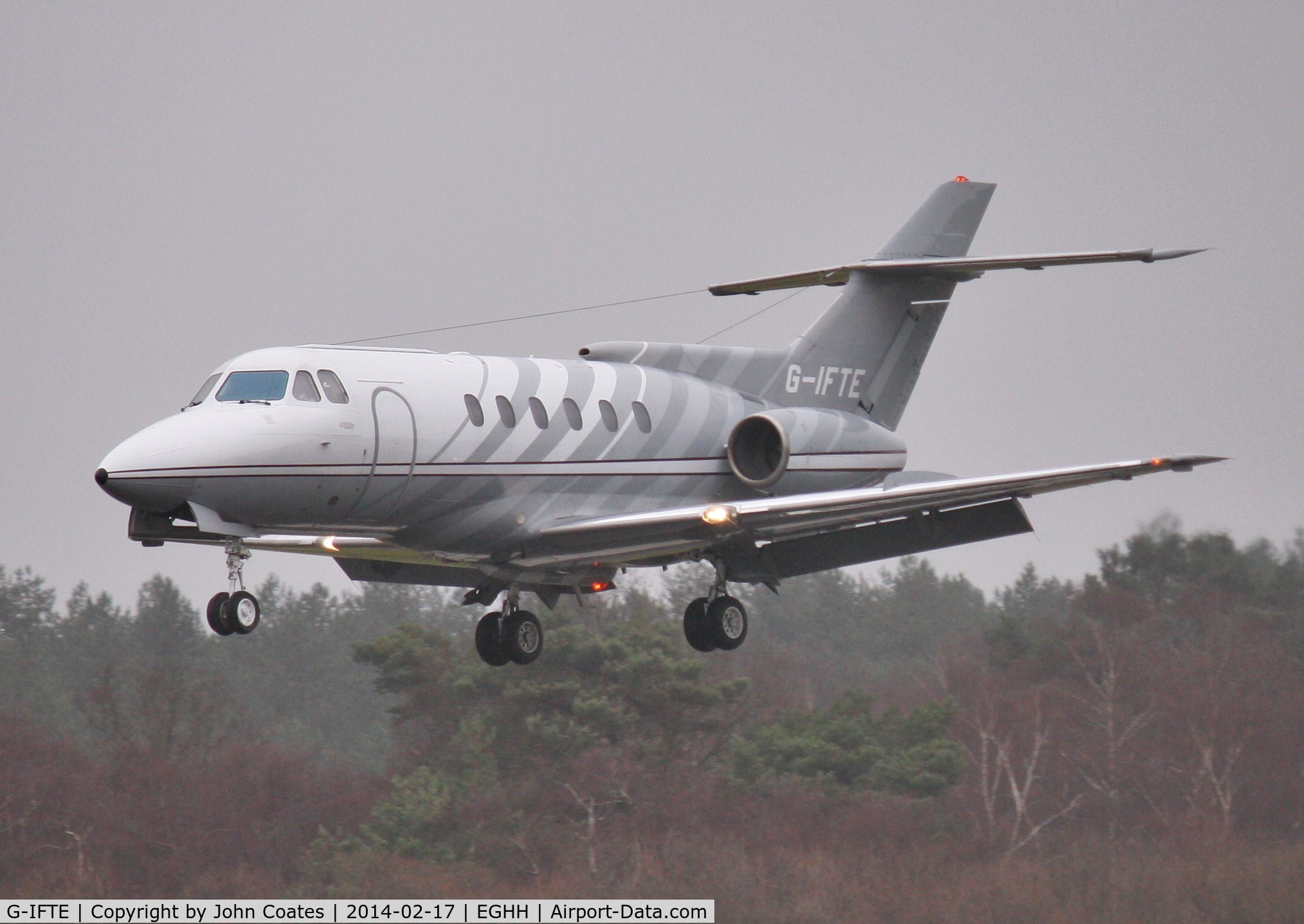 G-IFTE, 1978 British Aerospace HS.125 Series 700B C/N 257037, On approach to 26 in the rain