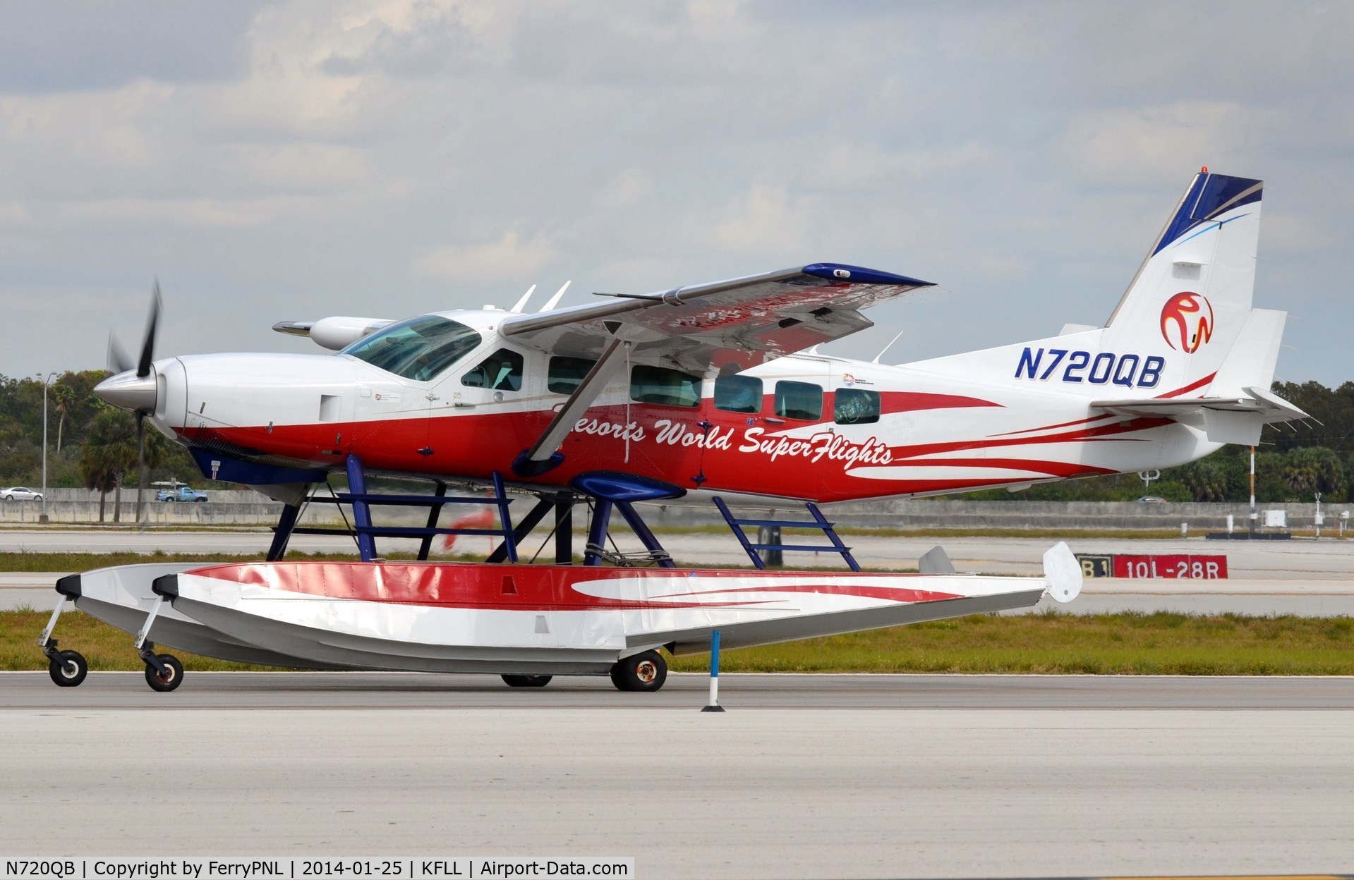 N720QB, Cessna 208 Caravan I C/N 20800521, Ce208 on floats about to depart.