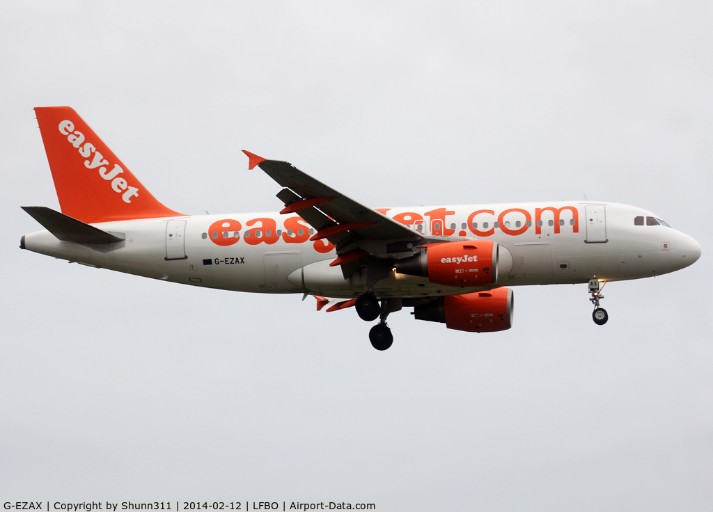 G-EZAX, 2006 Airbus A319-111 C/N 2818, Landing rwy 14R without 'Come on, Let's fly' titles