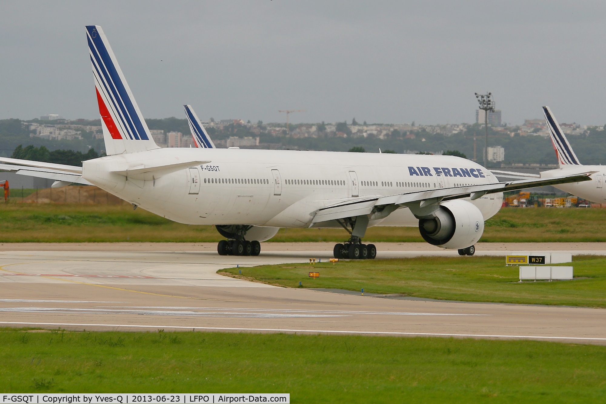 F-GSQT, 2007 Boeing 777-328/ER C/N 32846, Boeing 777-328 (ER), Taxiing after landing Rwy 26, Paris-Orly Airport (LFPO-ORY)