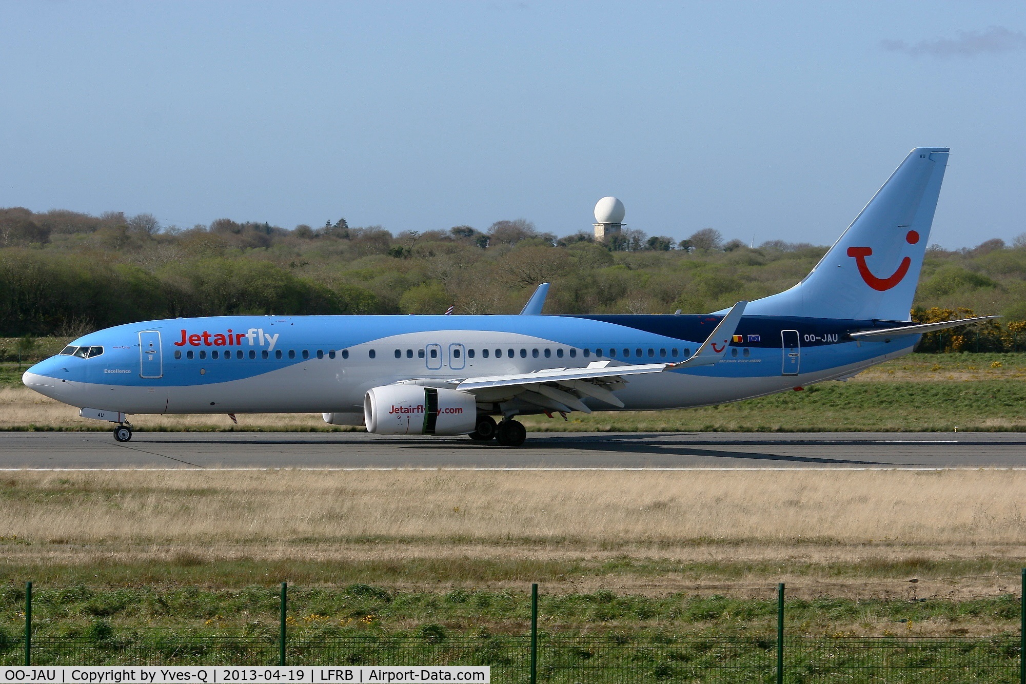 OO-JAU, 2013 Boeing 737-8K5 C/N 37250, Boeing 737-8K5, Taxiing to holding point Rwy 07R, Brest-Bretagne Airport (LFRB-BES)