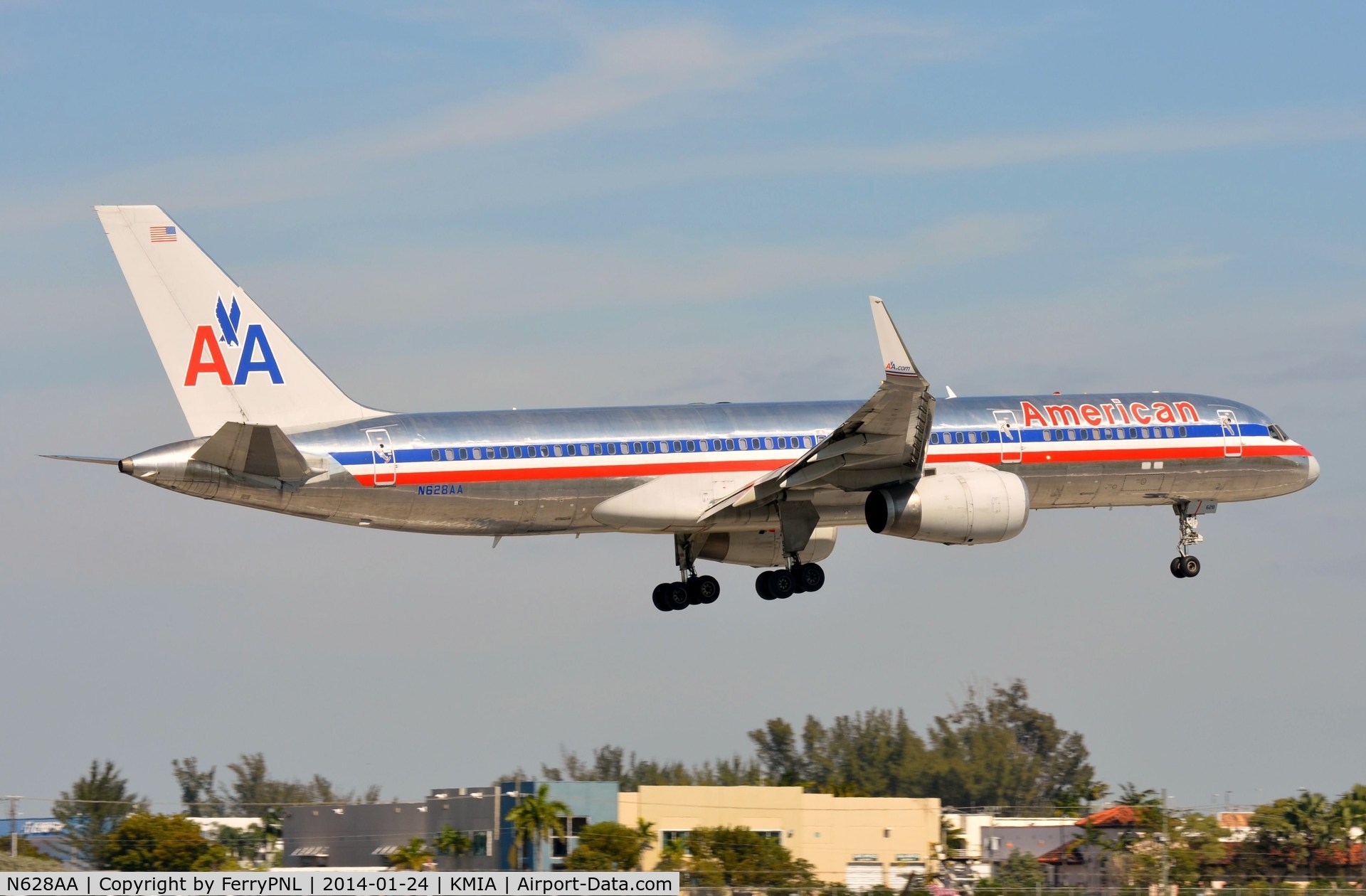 N628AA, 1990 Boeing 757-223 C/N 24586, American B752 arriving in MIA