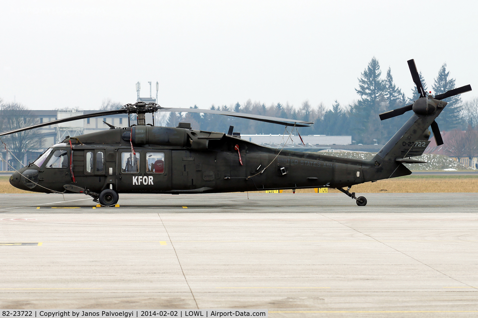 82-23722, 1982 Sikorsky UH-60A Black Hawk C/N 70545, US Army Sikorsky UH-60A Black Hawk fuel stop in LOWL/LNZ