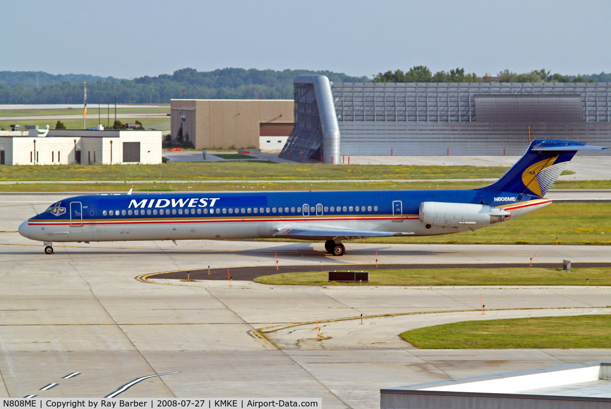 N808ME, 1981 McDonnell Douglas MD-82 (DC-9-82) C/N 48070, McDonnell Douglas DC-9-82 [48070] (Midwest Airlines) Milwaukee~N 27/07/2008