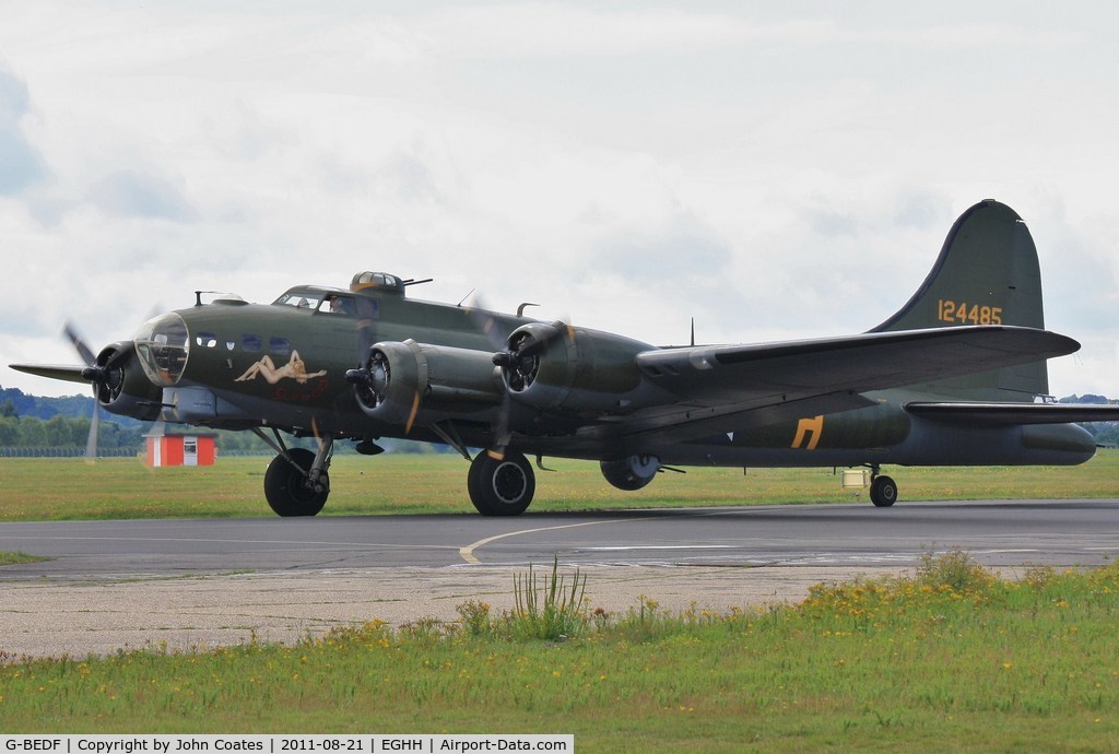 G-BEDF, 1944 Boeing B-17G Flying Fortress C/N 8693, Taxiing out to seafront show