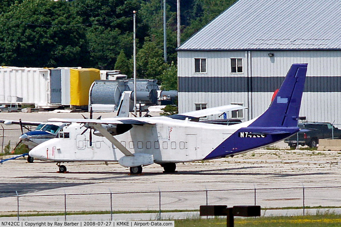 N742CC, 1988 Short SD3-60-300 C/N SH.3742, Short SD-360 300 [SH3742] (Air Cargo Carriers) Milwaukee~N 27/07/2008