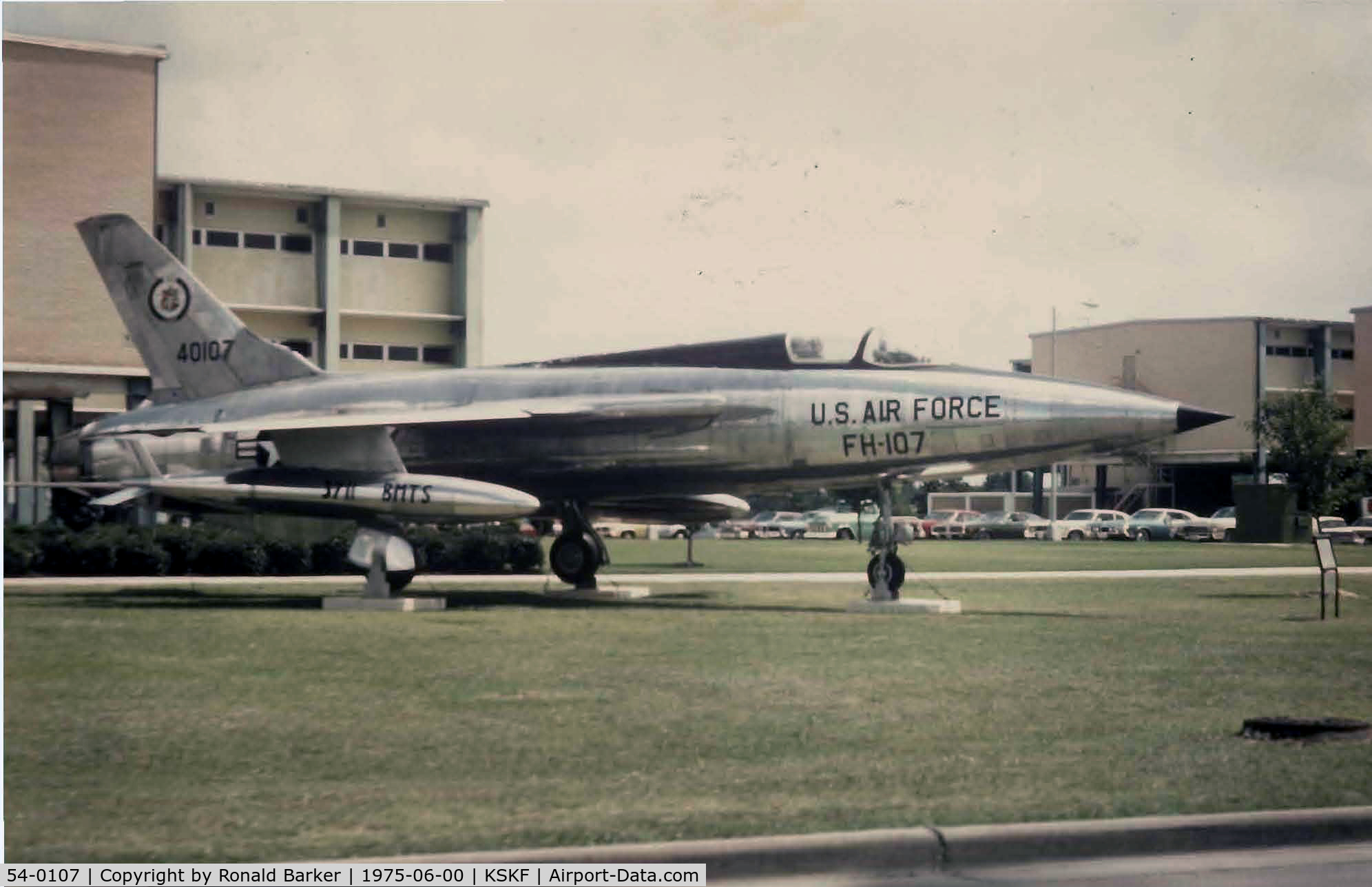 54-0107, 1954 Republic F-105B-5-RE Thunderchief C/N B.10, Thud at LMTC 1975