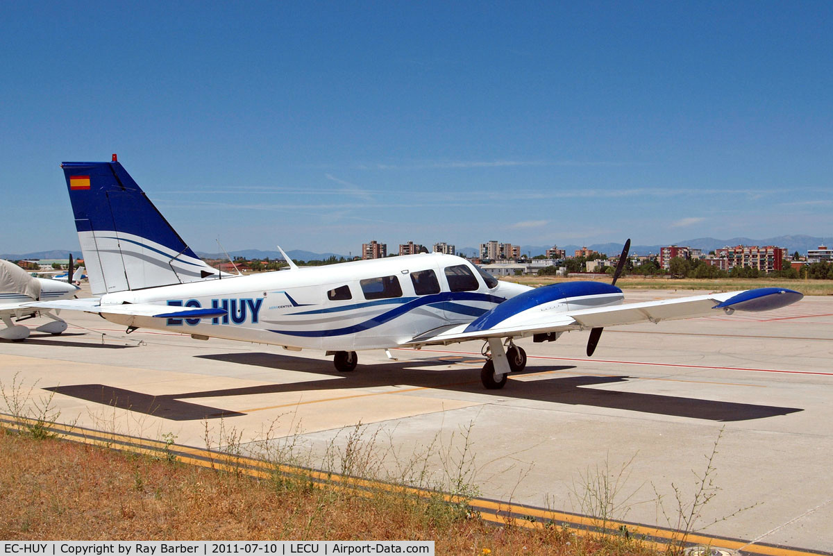 EC-HUY, Piper PA-34-200T C/N 347570013, Piper PA-34-200T Seneca II [34-7570013] Madrid-Cuatro Vientos~EC 10/07/2011