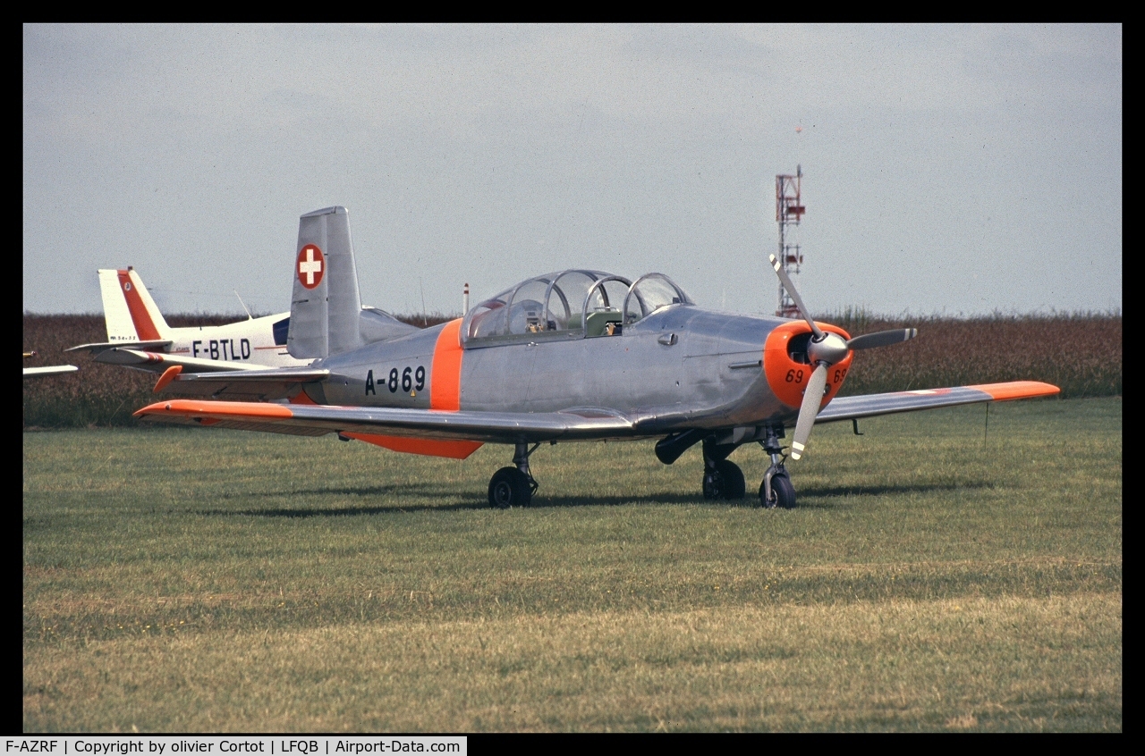 F-AZRF, Pilatus P3-05 C/N 507-56, Troyes airshow, 2000.