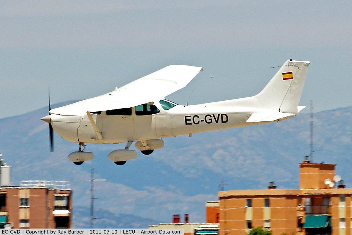 EC-GVD, 1983 Cessna 172P Skyhawk II C/N 17275947, Cessna 172P Skyhawk [172-75947] Madrid-Cuatro Vientos~EC 10/07/2011