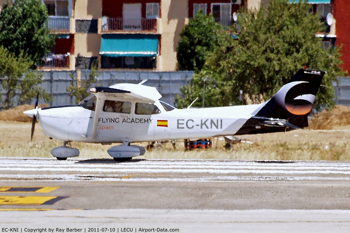 EC-KNI, 2007 Cessna 172R C/N 17281478, Cessna 172R Skyhawk [172-81478] (Flying Academy) Madrid-Cuatro Vientos~EC 10/07/2011