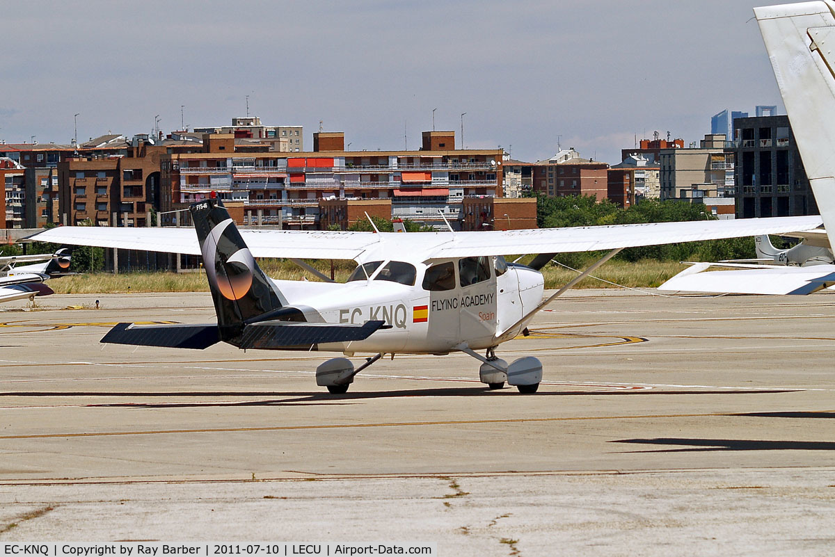 EC-KNQ, 2007 Cessna 172R C/N 17281428, Cessna 172R Skyhawk [172-81428] (Flying Academy) Madrid-Cuatro Vientos~EC 10/07/2011